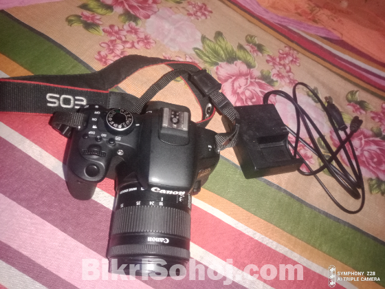 Canon 800D